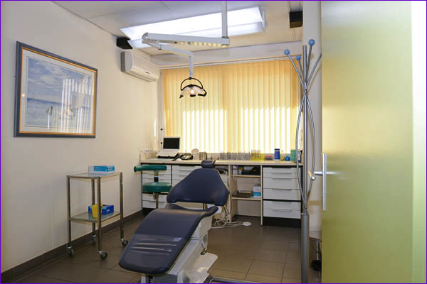 Salle-de-soins-adultes-cabinet-orthodontie-docteur-Tarot-Avignon-Vaucluse